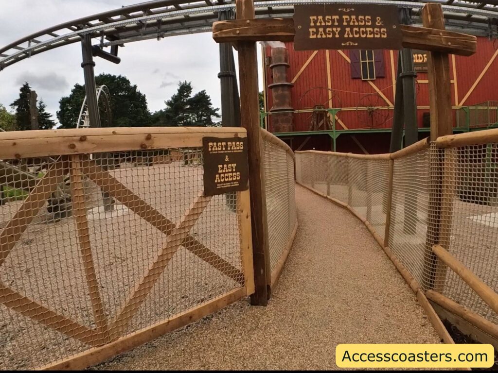 in the image you can see the entrance to the easy access and fast pass queueline