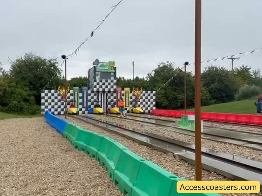 image of 4 cob thememd racing car lined up at the start line. 
