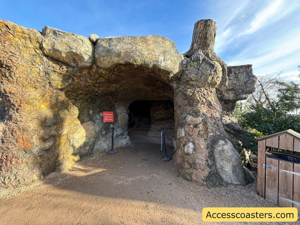 Artificial rock tunnel entrance to the indoor Fox section  