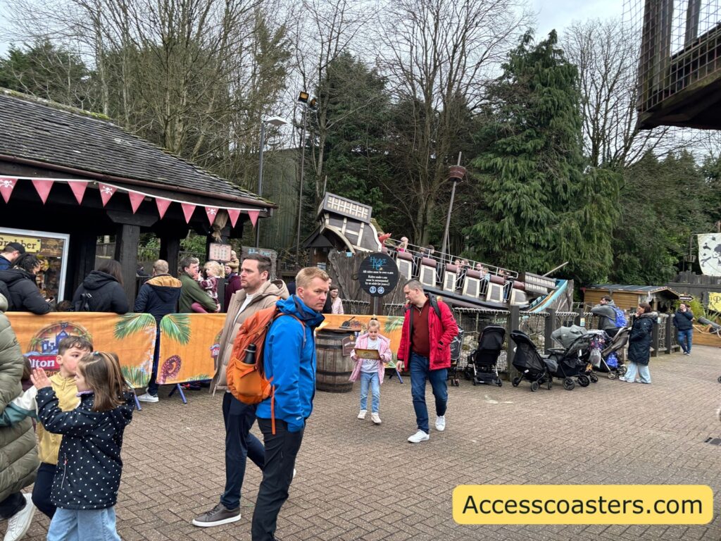 main queue line entrance to heave ho with addition queue line full with people